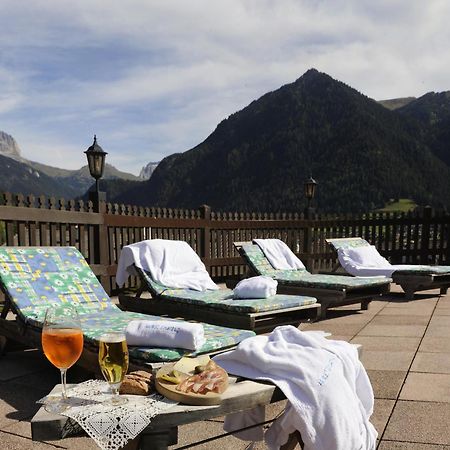 Alpine Touring Hotel-Petfriendly Pozza di Fassa Exterior foto