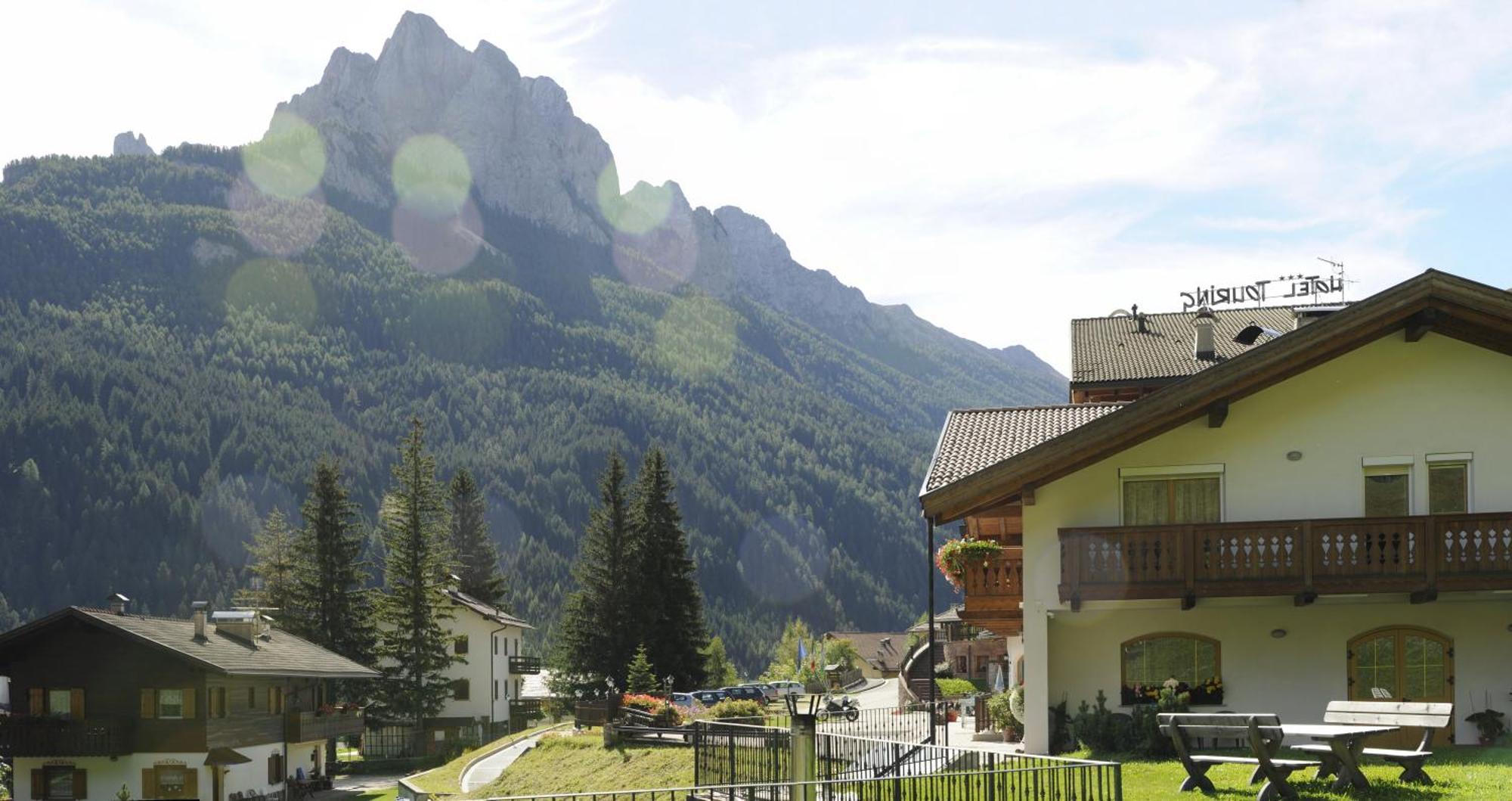 Alpine Touring Hotel-Petfriendly Pozza di Fassa Exterior foto